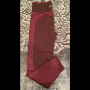 PINK! Victoria’s Secret SEAMLESS Leggings! Like NEW! Burgundy/ Large/HighWaisted